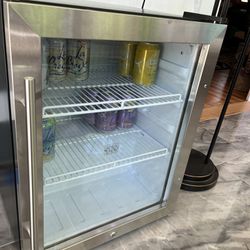 2.1 Cubic Ft Commercial Grade Mini fridge 