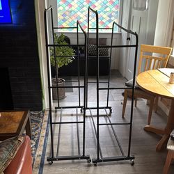 Closet rack on wheels
