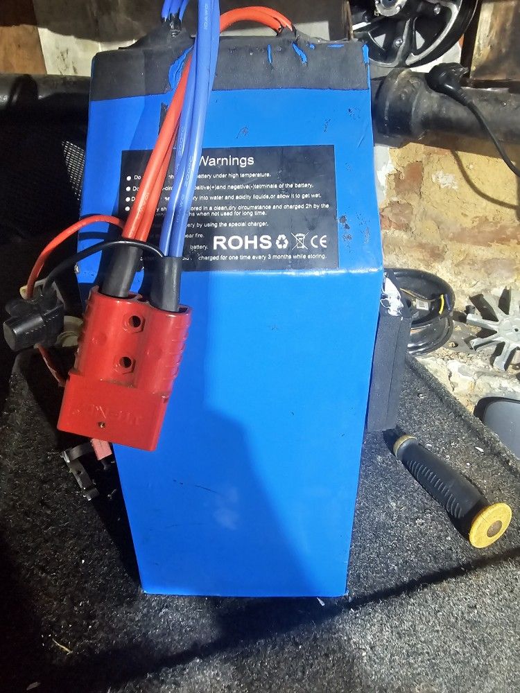 84 Volt Battary With Charger