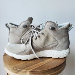 (New) Timberland Short Suede Boot A1960 (Women 7.5)