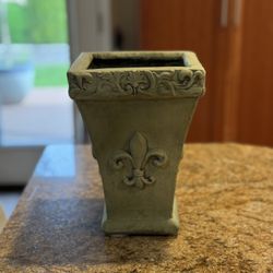Beautiful fleur-de-lis vase
