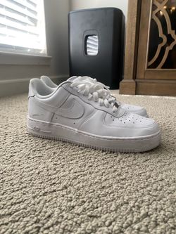 Air Force 1s SIZE 9