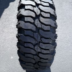 (ONLY 1) 35x12.50R20 Super Swamper Interco 
