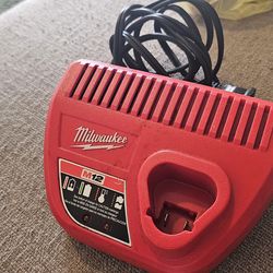 Milwaukee M12 Lithium Ion Battery Charger