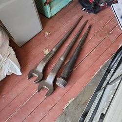 Iron Woker Wrenches 1-1/8"