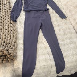 Lululemon 2-Piece Activewear Set – Long Sleeve Top & Leggings – Purple/Slate Blue – Size 10 leggings top size 12