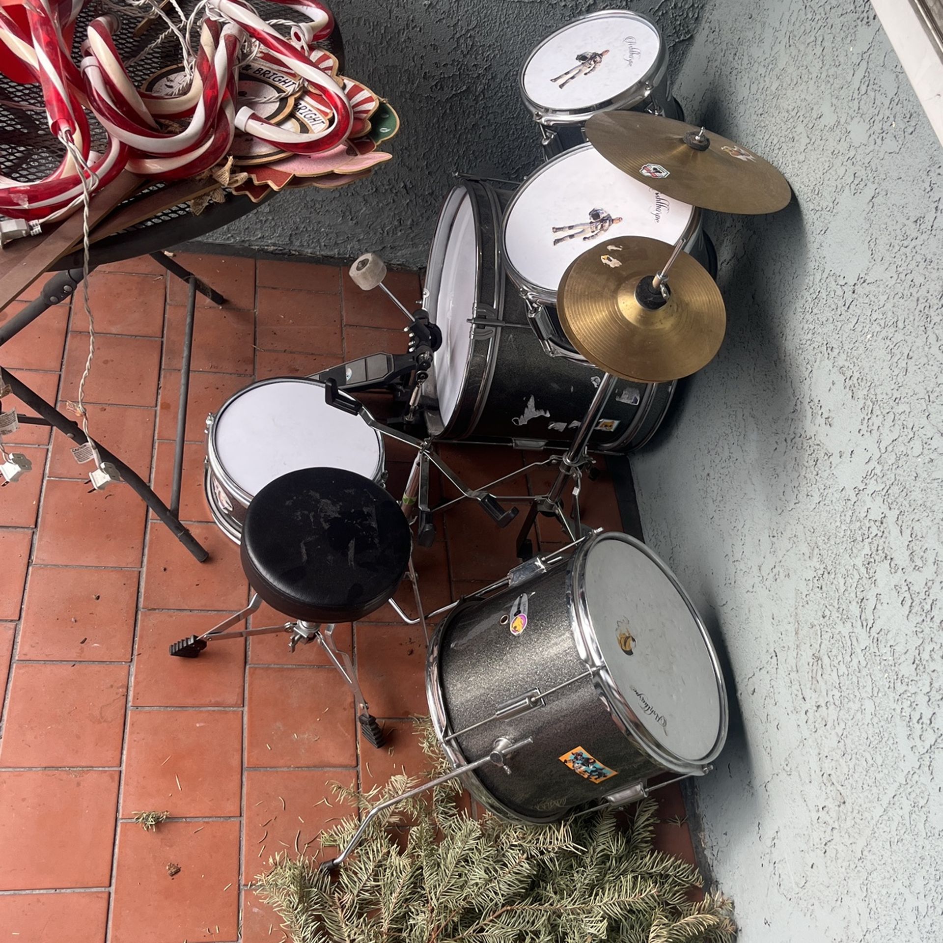 Kids drum set