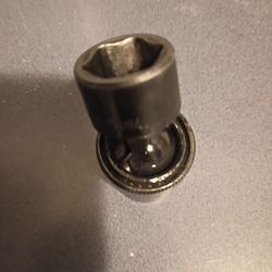 Flexible socket