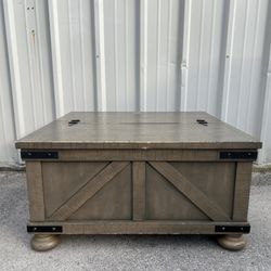 Lift top coffee table