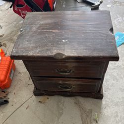 End Table Want Gone 