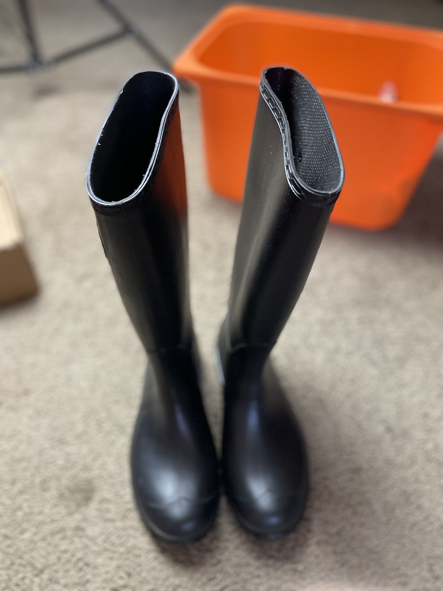 Women’s Rain Boots Size 8