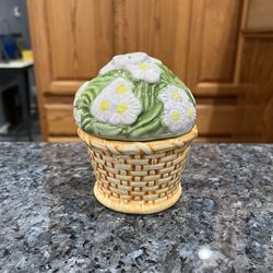 Ceramic Stackable Flower pot.  pair of Salt and Pepper Shakers.  Size approximately 4 1/2 inches tall.  Brand new never used with sticker on the botto