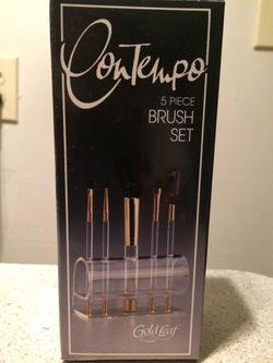 Make-up brushes - 5 piece set & stand