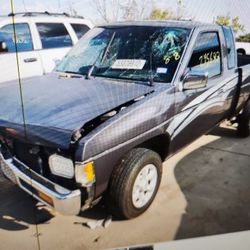 FOR PARTS A 1996 NISSAN TRUCK KING CAB SE 2.4 ENGINE RWD 2X4 AUTOMATIC TRANSMISSION 