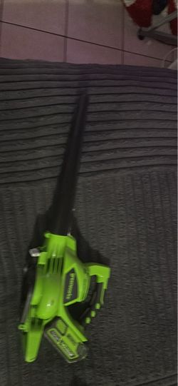 Greenworks Cordless Chainsaw