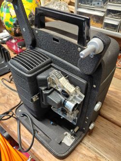 Vuntage Bell & Howell movie projector