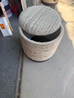 Round Storage Ottoman with Lid