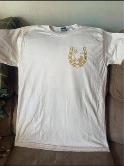 Size Large Tan Graphic T-Shirt with Gold Horseshoe Desert Print