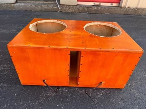 2 12"Subwoofer box Amazing box makes any subs sound incredible