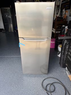 Frigidaire refrigerator