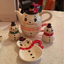 Johanna Parker Snowman Ceramic Tea Pot Salt And Pepper