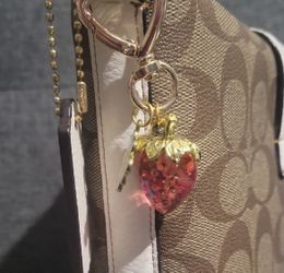 STRAWBERRY KEYCHAIN