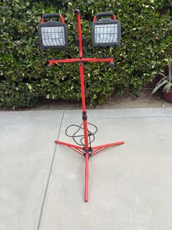 Dual Head Halogen Work Light on Tripod Stand
