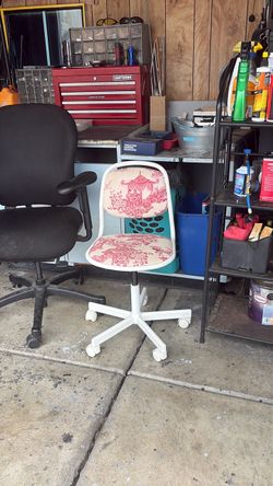 White Office Chair with Toile Fabric