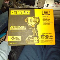 DeWalt 1/4" Impact Driver Kit