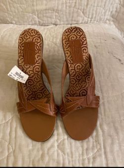 FIONI LEATHER HEELED SANDALS