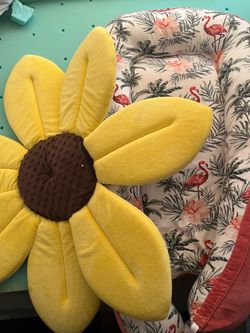 Sunflower Baby Bath Flower Sink Insert and sleeper for bed