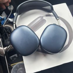 Used (Like new) AirPods Max Headphones 
