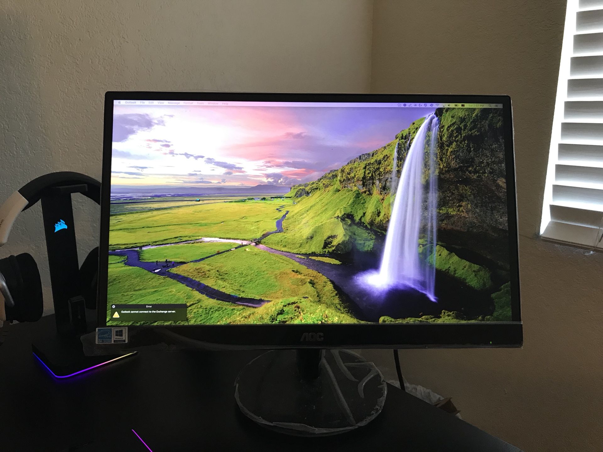 AOC 2269w monitor