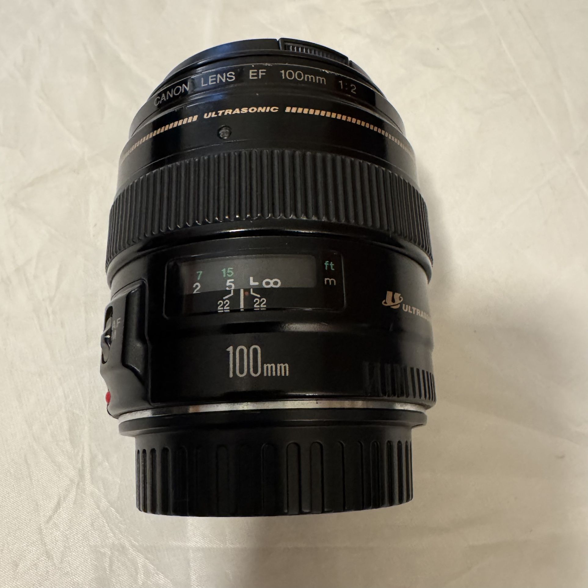 Canon EF 100mm f/2 USM