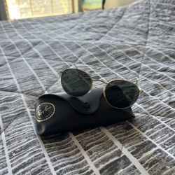 Ray Ban Sunglasses (Gold Frame & Green Lenses)