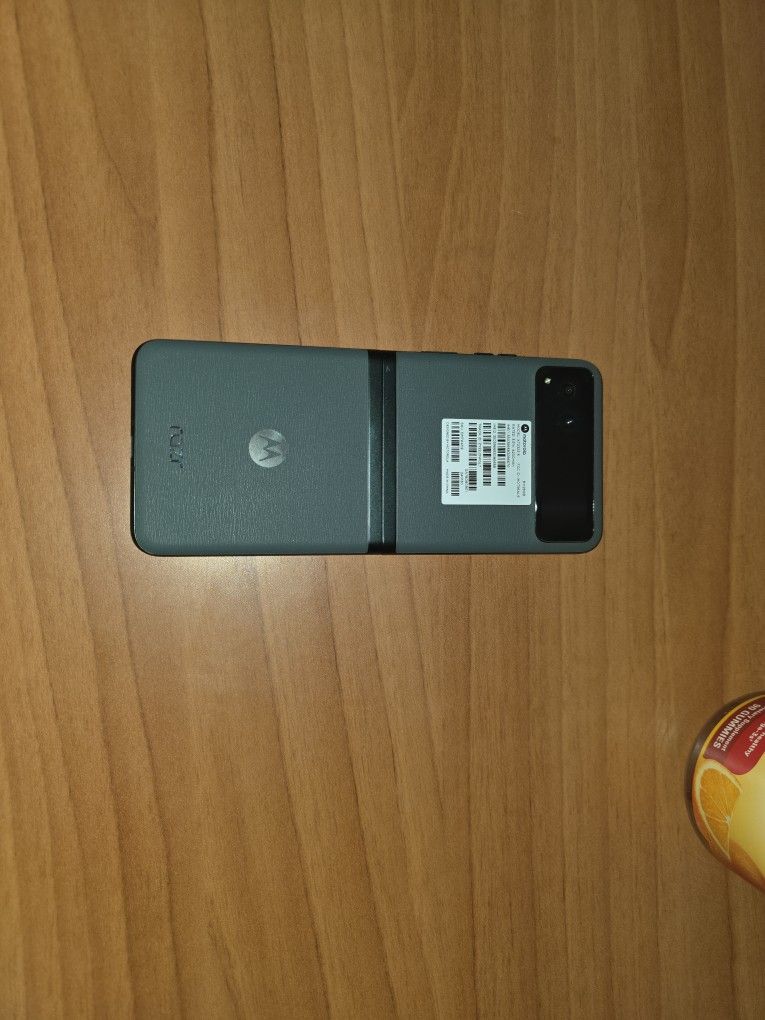 Moto Razr (2023)