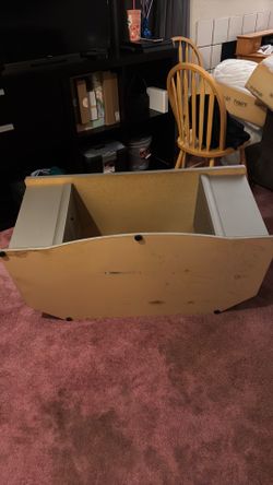 Tv stand (Entertainment Center)
