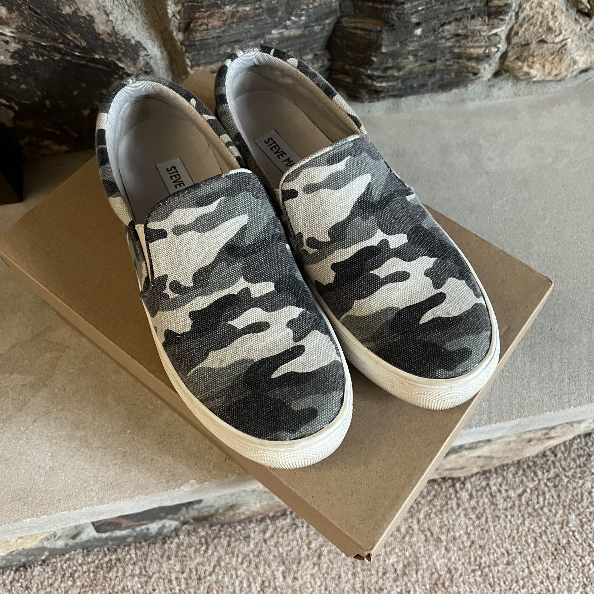 Steve Madden Women's Gills Sneaker