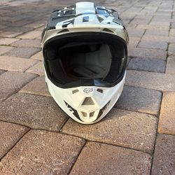 Size Youth Medium Fox Racing Helmet