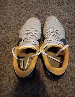 Kobe 6 proto playoff pack Del Sol - size 13