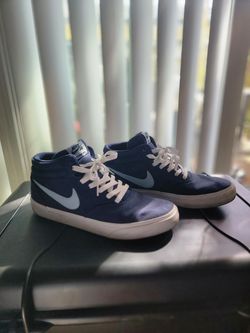 Nike SB Charge Mid Canvas Skate Shoe Mid Top Collar Size 9