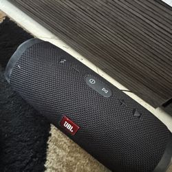 JBL Charge 3 Portable Bluetooth Speaker – Excellent Condition 