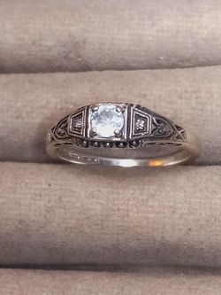 St.Silver Blue Topaz Ring-Sz 8- 1.99 Grams 1st Come 1st Served 202 