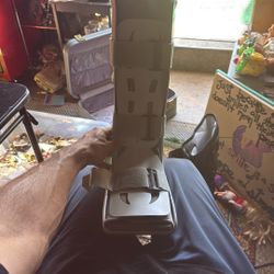 Leg Air Cast With Pump Size 13 Plus 