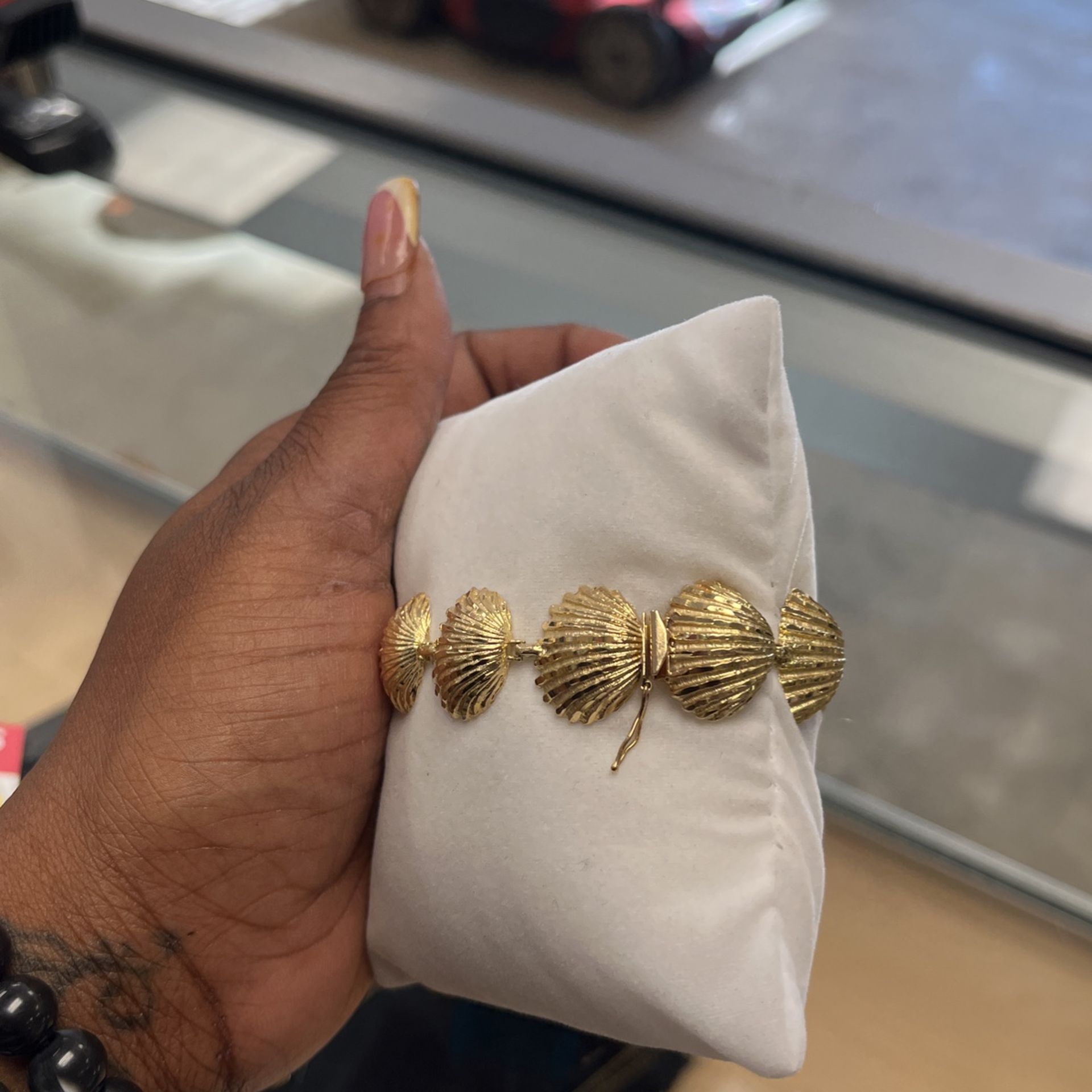 Beautiful Seashell Bracelet 2+ Thousand Seashells Bracelet Royalty