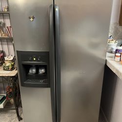 Refrigerator 