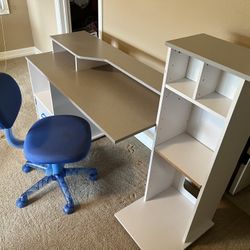 Kid’s Desk with Chair