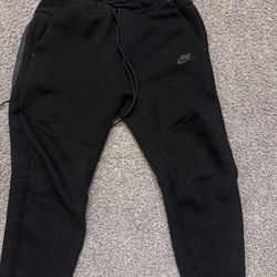 Nike tech sweat pants