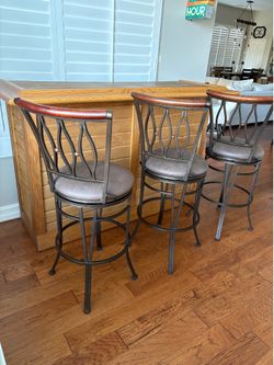3 bar stools
