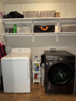 LG WASHER & GE DRYER FOR $300. Pick up only. Serious inquiries only!